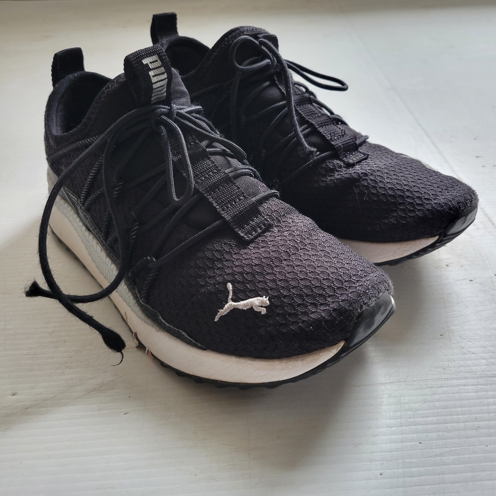 Puma Sneakers, 7.5, back & white